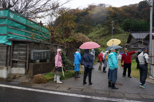 DSC03400椿寺へ